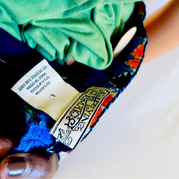 Green Graphics Sequins Top - by Flying Tomato Size XL - Picture 15 of 15